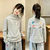 Camiseta Térmica de Manga Larga Base Casual para Niña Otoño/Invierno Nuevo Estilo Cuello Semi Alto Parte Superior Cepillada Ropa Interior Rayada para Bebé