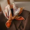 26 Estilos Nuevos de Pañuelos Cuadrados Pequeños de Seda y Lana a Doble Cara con Bloques de Color, Hechos de Seda de Morera y Lana de Seda Genuina, Modernos y Versátiles para Todas las Estaciones