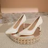 Sapatos de Casamento Estilo Francês Cor Champagne Feminino Plataforma Impermeável Salto Alto Noiva Feminino Cetim Simples Elegante Boca Rasa Salto Fino Pés Não Cansados