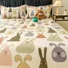 Lençol de Cama Flanelado de Algodão Puro Espesso Desenho Animado Peça Única 2026 Novo Outono e Inverno 100% Algodão Colcha Infantil Lençol de Elástico para Cama de Solteiro Conjunto de Três Peças