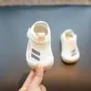 Sandalias de verano para bebé, zapatos para caminar para bebé, zapatos de malla transpirable de suela suave, zapatos de verano para niños pequeños de 1 año
