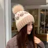 Gorro tejido para mujer, cálido de invierno, con felpa adicional, protección para las orejas, gorro de lana, estilo Fair Isle, con pompón, casual, para ciclismo, gorro pullover