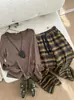 Camiseta básica ajustada de color liso con cuello en U estilo coreano, nueva colección de otoño, top tipo camiseta de manga larga suelto casual versátil simple