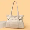 Nuevo Bolso de Mujer de Principios de Otoño Estilo Retro de Alta Gama Textura de Cuero con Cera de Aceite Bolso de Mano Gran Capacidad Versátil de Hombro Único Bolso para Madre e Hijo Moderno