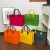 Bolsa Tote de Feltro Grande Capacidade Feminina Logo Personalizado Abertura de Loja Negócios Promoção da Empresa Sacola de Presente Publicitária Atacado