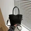 Bolsas para Mulheres 2025 Novo Estilo Bolsa de Ombro Único Transversal Porta-Moedas Celebridade da Internet Bolsa Saco Estilo Estrangeiro Cor Lisa Bolsa para o Dia a Dia