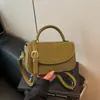 Bolso pequeño cuadrado retro de alta calidad, versátil, de nicho para mujer, bandolera, bolso cruzado, bolso de mano, nuevo y moderno, transfronterizo 2026
