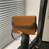 Nova Bolsa Quadrada Pequena Patchwork de Camurça Outono 2025 Moda de Alto Valor Elegante Bolsa Envelope Bolsa de Ombro Único Transversal para Mulheres