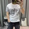 Nova Camiseta de Verão 2025 Masculina Estampada em Desenho Animado Ultra-Fina Meia-Manga Camiseta Masculina de Alta Qualidade Meia-Manga