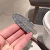 Pinza de Pato de Cristal con Diamantes Completa de Lujo Sin Costuras Versátil Pinza de Pelo de Gama Alta para Flequillo y Cabello Lateral para Mujeres