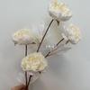 [Material de flor blanca] Arreglo floral de hortensia, rosa, flor de pasto escarchado con decoración de material de hoja de niebla de techo de pasto, flor de simulación para boda