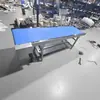 Transportador de Correia Branco Personalizado de Aço Inoxidável Linha de Montagem de Grau Alimentício Transportador Pequeno Equipamento de Transporte com Elevação