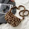 Bolsa Pequeña de Cordón Versátil Nueva Otoño/Invierno 2025 Estilo Coreano Bolsa de Felpa con Estampado de Leopardo Hombro Único Cruzada Bolso Retro para Mujer ins