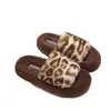 Moda de Celebridad de Internet Estilo Explosión Estampado de Leopardo Pantuflas Peludas para Mujer Ropa Exterior de Otoño e Invierno 2024 Nuevo Moda Ins Suela Gruesa Casual Hogar