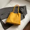Bolso de axila vintage de gamuza para otoño e invierno para mujer, gran capacidad, nuevo modelo 2026, bolso tote de moda de alta gama para el día a día