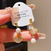 Aretes de Plata Recubiertos de Oro Real de 18K con Aguja de Plata, Circonita, Nácar, Calabaza Asimétrica y Cierre de Seguridad, Lujo Accesible, Aretes de Gama Alta para Mujer