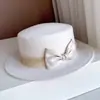 Sombrero Plano de Cinta de Malla para Mujer Otoño e Invierno Lana Australiana Sombrero de Copa Estilo Chanel Cadena de Perlas de Satén Lazo Sombrero de Fieltro Moda