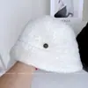 Sombrero de pescador de rizo simple elegante japonés para mujer otoño invierno elegante pequeño logo moderno sombrero de cubo versátil hace que la cara se vea más pequeña sombrero de cubo