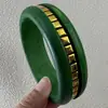 Yongge Jewelry Pulsera Ancha de Madera Cuadrada Incrustada Colorida Estilo Europeo y Americano Moda Apilable Joyería de Mano Al por Mayor
