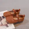 Sandalias para Niña con Punta Cerrada 2026 Nuevos Zapatos de Verano para Niños Zapatos de Princesa para Niñas Zapatos Pequeños de Cuero Zapatos Individuales Calados