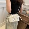 Bolso de Mano Pequeño con Diseño de Pliegues de Nicho Francés para Mujer 2026 Nuevo Verano Bolso Cubo Sencillo Bolso Cruzado de Moda