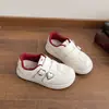 Zapatillas de plataforma ligeras, modernas y versátiles para mujer, nueva colección de otoño 2026, que aumentan la altura, perfectas con vestidos, zapatos casuales de suela blanda