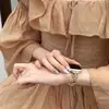 Correa de Metal para Reloj Cadena de Cinco Flores de Colores para Mujer Adecuada para Apple Watchs987 Pulsera de Hada Primavera y Verano Creativa