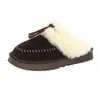 No incluye seguimiento con puntera de nuevo estilo más zapatillas de terciopelo 2026 para mujer para uso exterior suela gruesa zapatillas peludas zapatillas de casa invierno color camel