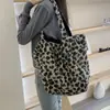 2025 Nova Bolsa Tote de Lã Dupla Face Outono e Inverno Bolsa de Ombro Ins Preguiçosa Bolsa de Compras de Grande Capacidade