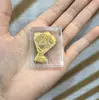 Pegatina para Teléfono Beige Dorado Agua Caqui Ruyi Oro Puro Pegatina para Teléfono Princesa Por Favor Hazte Rico Regalo Viral Pegatina Dorada