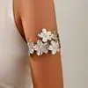 Pulsera Cruzada Europea y Americana de Flor Hueca Mariposa Nicho de Alto Grado Temperamento Anillo de Brazo Personalidad Exagerada Nueva Joyería de Brazo para Mujeres