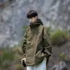Chamarra cortavientos negra para hombre para primavera y otoño, impermeable, elegante y genial, adecuada para adolescentes, chaqueta estilo ropa de trabajo para hombre