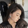 2023 Nueva moda europea y americana Todo fósforo Viajero en forma de C Pendientes únicos de diamantes Pendientes distintivos Pendientes Pendientes Moda femenina