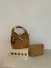 Bolso cruzado de alta gama pequeño para mujer, nuevo, retro, de nicho, tipo cubo para commuting, elegante, de un solo hombro, cruzado, moderno
