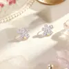 Brincos de Tarraxa Flor de Zircônia Super Brilhantes da Moda para Mulheres, Luxo Leve, Sensação de Alto Padrão, Modernos, Versáteis, Temperamento, Brinco com Senso de Design de Nicho