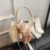 Bolso bandolera elegante para mujer, de platino, ligero, de alta gama, de primavera y verano de 2025.