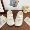 Zapatos blancos de suela gruesa para mujer, nuevo lanzamiento verano 2026, velcro, transpirables, zapatos casuales, moda trendy, zapatos de slip-on de un solo color