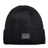 Novo gorro de malha forrado com fleece para o inverno, à prova de vento e quente, gorro estiloso, adequado para o trajeto diário e atividades ao ar livre, gorro de malha versátil