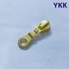 Cremallera YKK No. Cremallera de 5 dientes metálicos con cabezal de cremallera autoblocante en forma de arco para uso en bolsos, prendas de vestir y cremalleras de tapeta