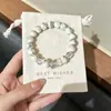 Turquesa branca combinada com contas de cristal de formato único, uma pulseira masculina com contas ovais de cristal rosa e detalhes em pérola, uma pulseira feminina perfeita como presente para um encontro ou aniversário