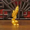 Figurinha de Peixe Dourado da Sorte de Ano Novo Yuanbao Artesanato Giratório Atrai-Riqueza Decoração para Sala de Estar Escritório Presente