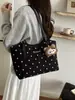 Bolsa Tote Grande de Bolinhas Retrô Nova Outono 2026 Moda Versátil para o Dia a Dia Ombro Único de Mão Atacado Bolsa Feminina