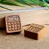 Escultura em Madeira de Pessegueiro Antiga Fofa Acessórios DIY para Computador, Itens Decorativos, Corrente de Celular com Corda Trançada, Pingente Criativo, Charme para Bolsa