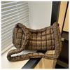 Bolsa Nube de Línea Bordada con Anillos Bolsa de Algodón Distintiva Bolsa de Hombro Plisada Bolsa Cruzada de Estilo Occidental a la Moda Bolsa Diaria