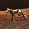 Los adornos de metal son artículos decorativos pequeños de venta caliente transfronteriza, con animales de dibujos animados creativos y diseños retro personalizados.
