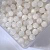 Venta al por mayor de cuentas de pintura al óleo doradas de 10 mm, cuentas sueltas de resina con agujero recto, material para pulseras hechas a mano.