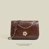 Bolsa de Ombro Única com Textura de Corrente Versátil para o Dia a Dia Primavera 2026 Nova Bolsa Clássica Retrô de Axila Bolsa Transversal Fashion para Mulheres