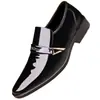 Otoño para hombre, ropa formal de negocios negra, casual de trabajo, zapatos de cuero, estilo coreano para jóvenes y mediana edad, punta fina, con altura oculta, zapatos de boda