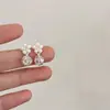 Novedoso Estilo Aretes Apilados con Diamantes Acabado Perla de Luz de Luna de Cristal Aretes de Flor de Perla Apilados con Diamantes Súper Brillantes