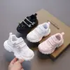 Zapatillas transpirables estilo princesa para niñas, tipo papá, suela suave, estilo otoño, zapatos casuales con lazo, zapatillas de strass con velcro para niños